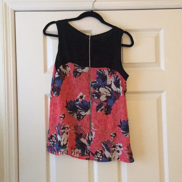 Top - Picture 2 of 2